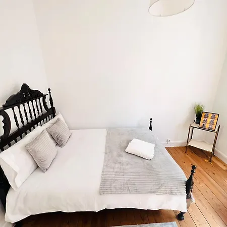 Appartamento Location To Visit Sintra, Next To Station, Perfect For Tourists